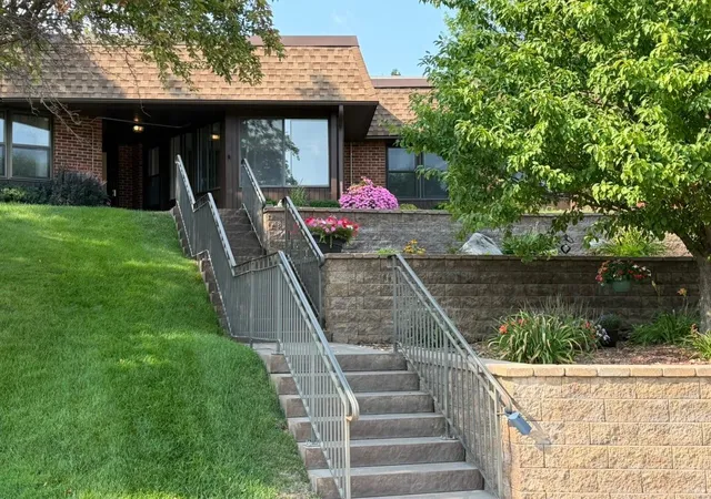 1st image of 909 Luther Pl #102, Albert Lea, MN 56007 | MLS# 7110151