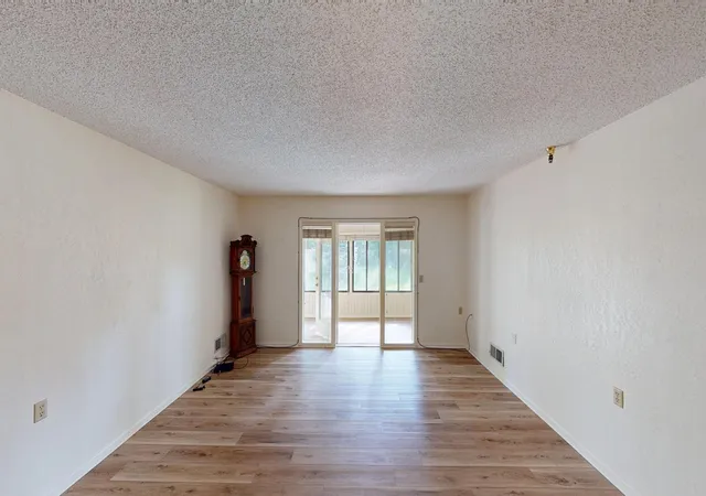 2nd image of 909 Luther Pl #102, Albert Lea, MN 56007 | MLS# 7110151