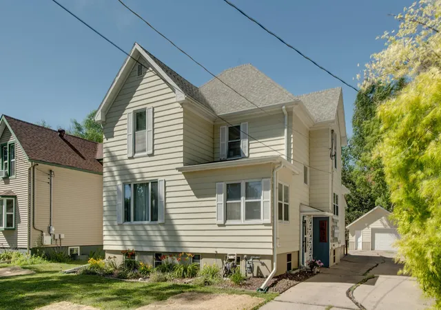 Photo 2 of Sale Pending at 1637 8th Avenue S, Fargo, ND 58103 | MLS# 7110169 | Listing updated on 2026-08-06