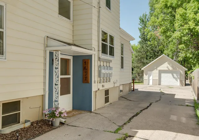 Photo 3 of Sale Pending at 1637 8th Avenue S, Fargo, ND 58103 | MLS# 7110169 | Listing updated on 2026-08-06