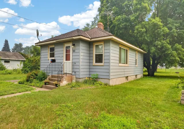 Photo 2 of Single family home for sale at 810 2nd Avenue Sw, Pine City, MN 55063 | MLS# 7110176 | Listing updated on 2026-10-07