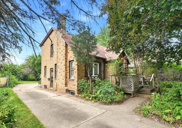 Photo 2 of Single family home for sale at 1907 Snelling Ave N, Saint Paul, MN 55113 | MLS# 7110191 | Listing updated on 2026-08-21