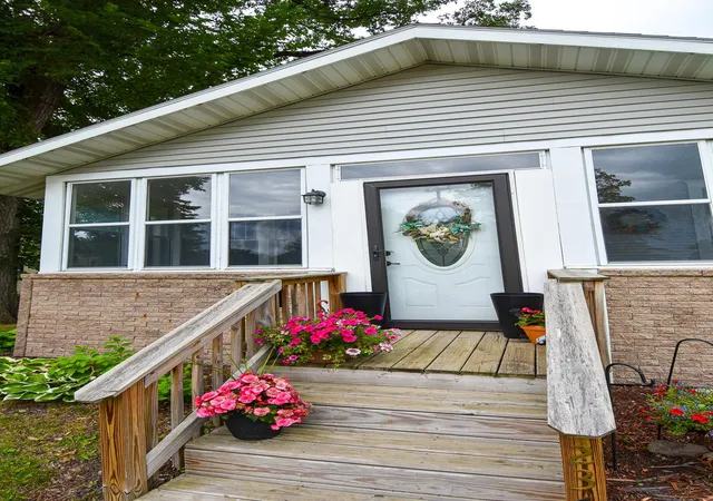 Photo 2 of Single family home for sale at 237 Markley Ave N, Thief River Falls, MN 56701 | MLS# 7110234 | Listing updated on 2026-08-18