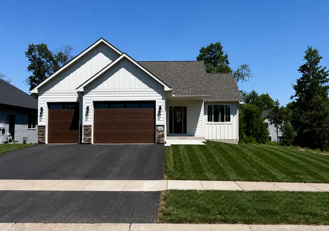 1st image of 6062 Fuller Cir, Wyoming, MN 55092 | MLS# 7110242