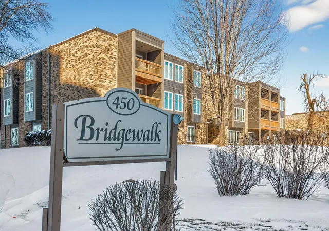 2nd image of 450 Ford Rd #313, Minneapolis, MN 55426 | MLS# 7110243