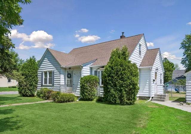 2nd image of 405 4th Ave Se, Milaca, MN 56353 | MLS# 7110245