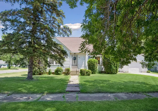 3rd image of 405 4Th Ave Se, Milaca, MN 56353 | MLS# 7110245