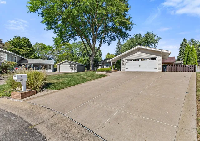 Photo 2 of Single family home for sale at 1993 Warbler Ln, Saint Paul, MN 55119 | MLS# 7110281 | Listing updated on 2026-09-16
