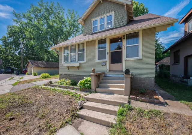 Photo 2 of Single family home for sale at 406 W Lewis St, Mankato, MN 56001 | MLS# 7110287 | Listing updated on 2026-09-02