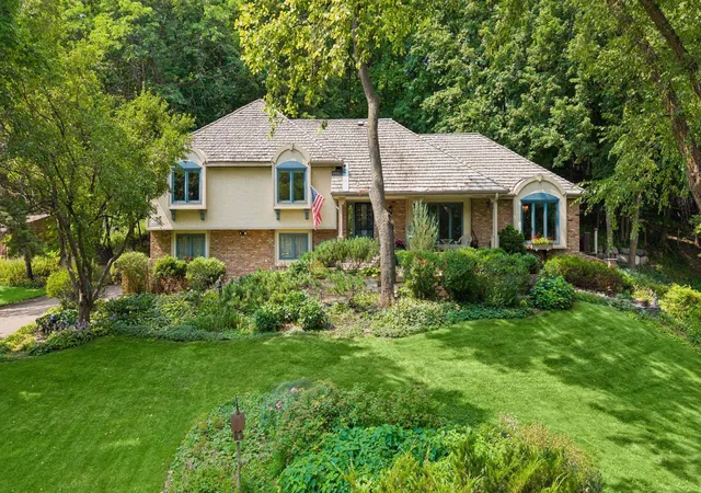 1st image of 18864 Heathcote Dr, Wayzata, MN 55391 | MLS# 7110294