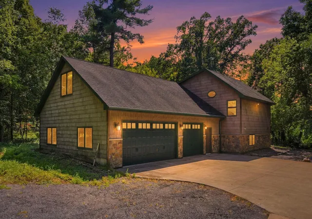 Photo 2 of Single family home for sale at 909 N Cascade St, Osceola, WI 54020 | MLS# 7110332 | Listing updated on 2026-10-09