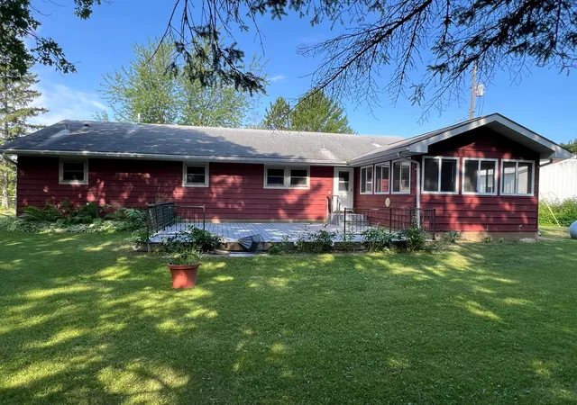 Photo 2 of Single family home for sale at 2904 State Hwy 172 Nw, Baudette, MN 56623 | MLS# 7110339 | Listing updated on 2026-09-01