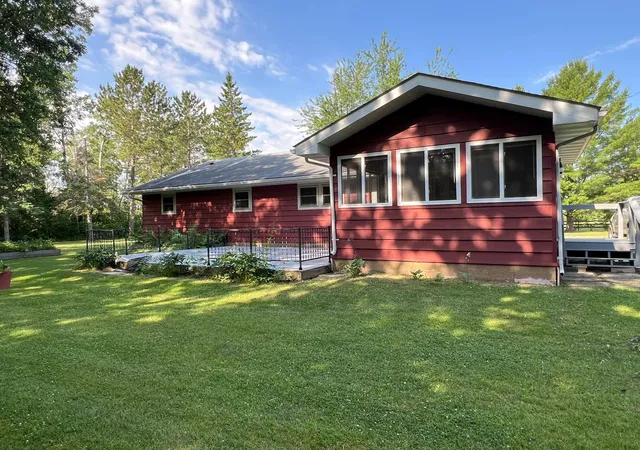 Photo 3 of Single family home for sale at 2904 State Hwy 172 NW, Baudette, MN 56623 | MLS# 7110339 | Listing updated on 2026-09-01