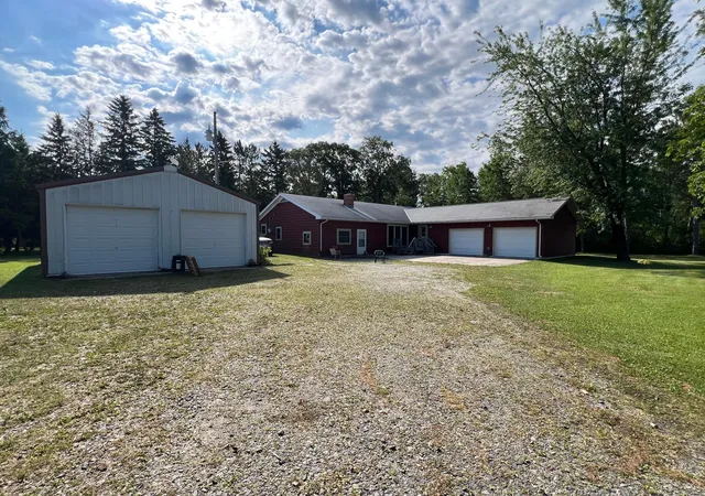Photo 4 of Single family home for sale at 2904 State Hwy 172 NW, Baudette, MN 56623 | MLS# 7110339 | Listing updated on 2026-09-01