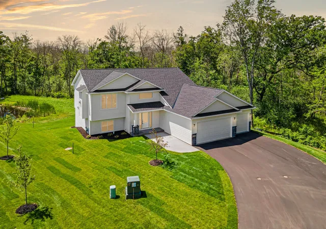 1st image of 4784 261st St, Wyoming, MN 55092 | MLS# 7110347
