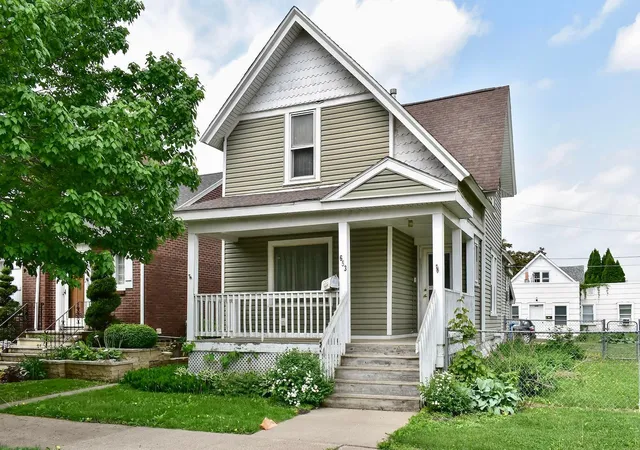 Photo 1 of Single family home for sale at 653 Johnson St, Winona, MN 55987 | MLS# 7110357 | Listing updated on 2026-07-16