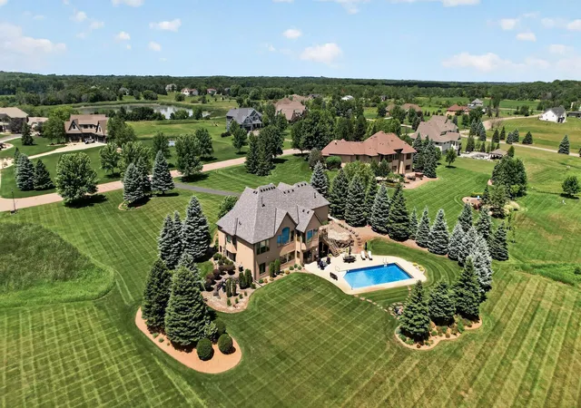 2nd image of 19295 Oak Grove Ave, Prior Lake, MN 55372 | MLS# 7110371
