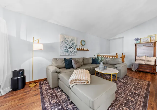 4th image of 18270 Emerald Trl, Farmington, MN 55024 | MLS# 7110385