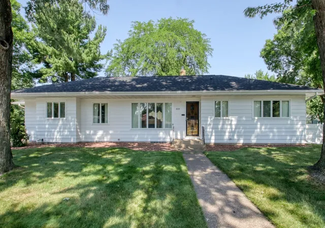 1st image of 404 W Macarthur Ave, Eau Claire, WI 54701 | MLS# 7110391