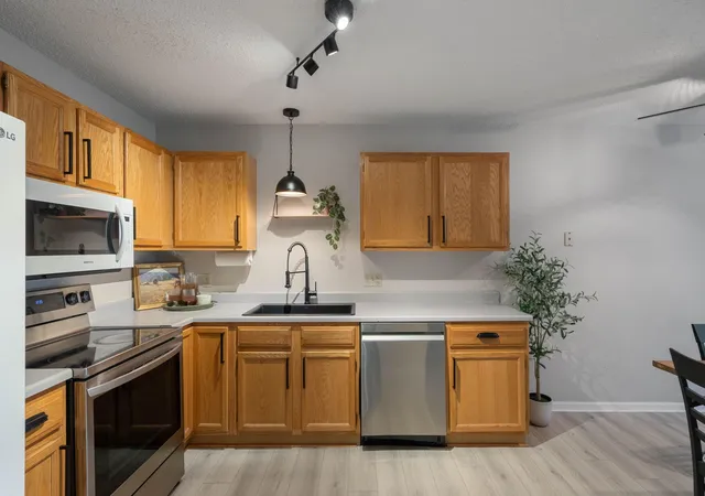2nd image of 1082 5th St Se, Forest Lake, MN 55025 | MLS# 7110419