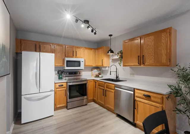 3rd image of 1082 5Th St Se, Forest Lake, MN 55025 | MLS# 7110419