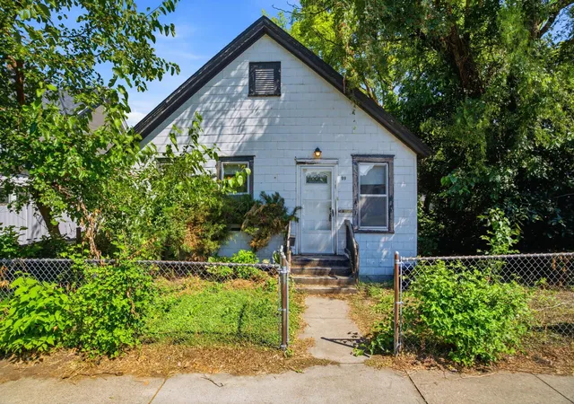 Photo 2 of Sale Pending at 99 Lawson Ave W, Saint Paul, MN 55117 | MLS# 7110426 | Listing updated on 2026-08-31