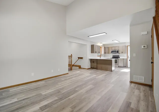4th image of 320 Jenny Ln, Owatonna, MN 55060 | MLS# 7110431