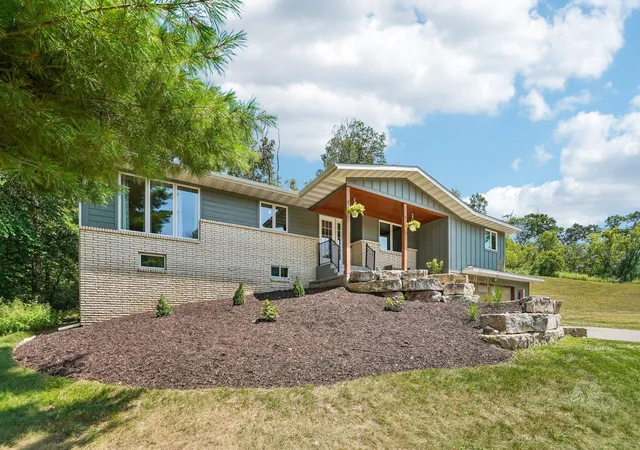 4th image of 325 Townsvalley Rd, River Falls, WI 54022 | MLS# 7110471