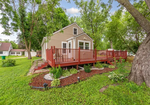 Photo 1 of Sale Pending at 213 Finch St S, Mankato, MN 56001 | MLS# 7110486 | Listing updated on 2026-08-14