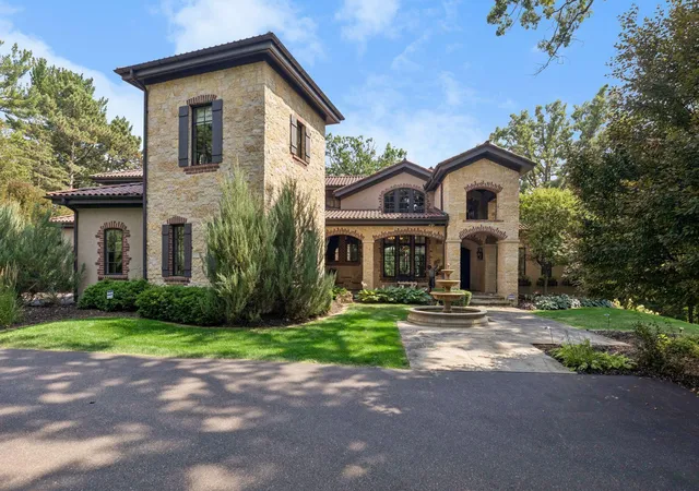 3rd image of 465 Spring Hill Rd, Wayzata, MN 55391 | MLS# 7110489
