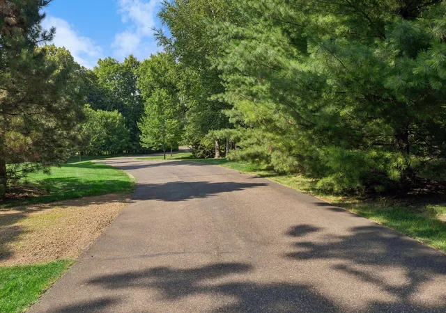 90th image of 465 Spring Hill Rd, Wayzata, MN 55391 | MLS# 7110489