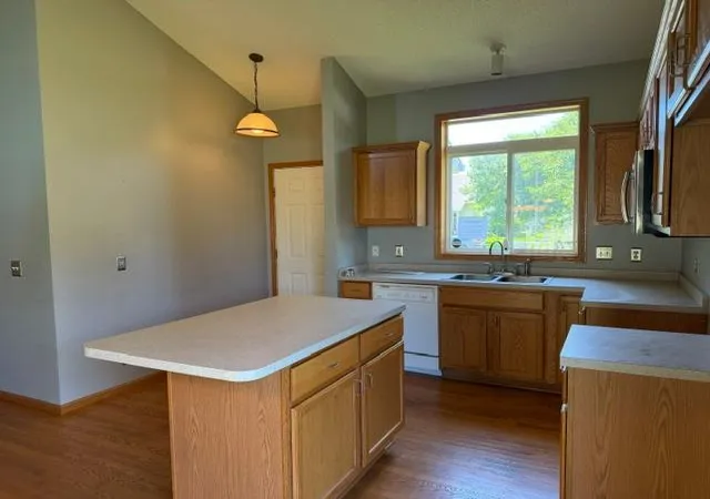 Photo 3 of Sale Pending at 1516 Dublin Ct, Shakopee, MN 55379 | MLS# 7110559 | Listing updated on 2026-10-05