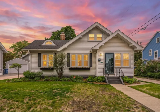 1st image of 215 E 48th St, Minneapolis, MN 55419 | MLS# 7110595