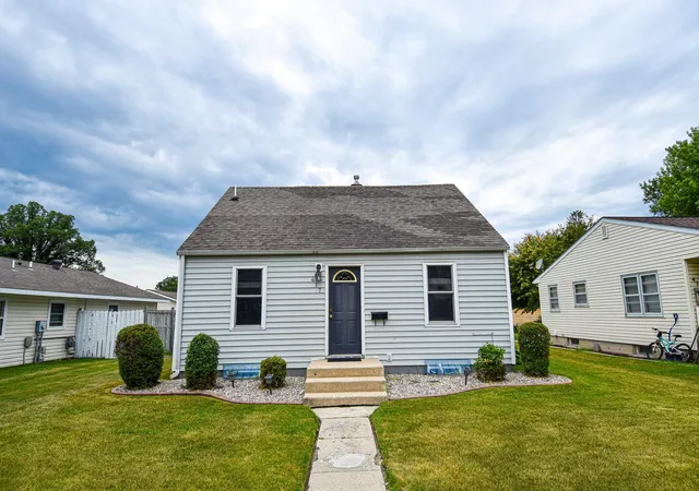 Photo 2 of Single family home for sale at 417 Kendall Ave S, Thief River Falls, MN 56701 | MLS# 7110616 | Listing updated on 2026-07-17