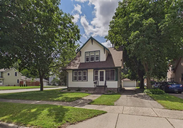 2nd image of 447 E School St, Owatonna, MN 55060 | MLS# 7110626