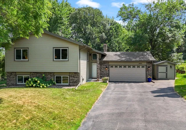 1st image of 8944 Darnel Rd, Eden Prairie, MN 55347 | MLS# 7110664