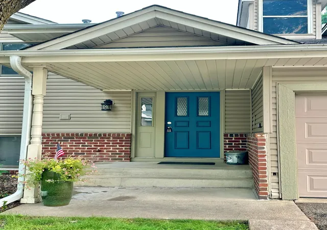 Photo 2 of Single family home for sale at 18462 Creeks Bnd Dr, Minnetonka, MN 55345 | MLS# 7110689 | Listing updated on 2026-09-03