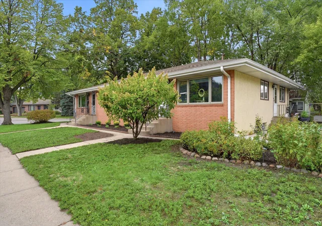 Photo 3 of Multi family home for sale at 625 627 Summer St Ne, Minneapolis, MN 55413 | MLS# 7110692 | Listing updated on 2026-10-02