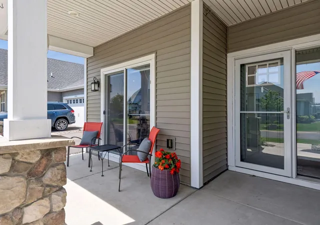 Photo 3 of Sale Pending at 19520 Laurel Ct, Maple Grove, MN 55311 | MLS# 7110705 | Listing updated on 2026-08-04