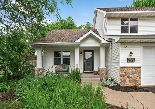 2nd image of 2705 Galway Ct, Hudson, WI 54016 | MLS# 7110729