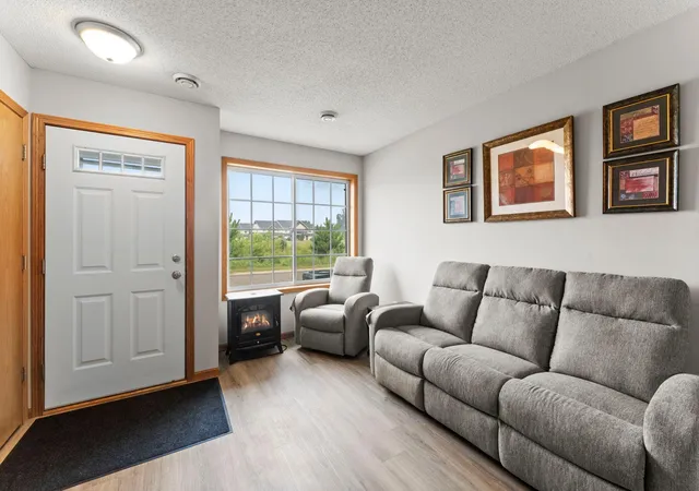 4th image of 345 Roosevelt St S #H, Cambridge, MN 55008 | MLS# 7110765