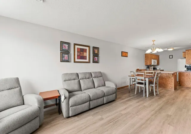 5th image of 345 Roosevelt St S #H, Cambridge, MN 55008 | MLS# 7110765