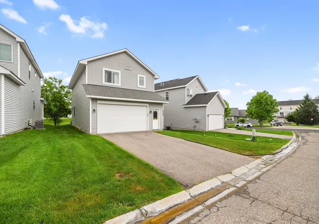3rd image of 3062 Walden Dr, Chaska, MN 55318 | MLS# 7110771