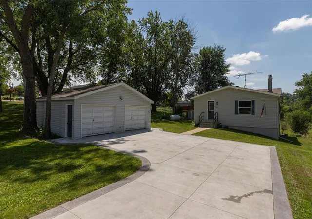 2nd image of 7300 30th St Se, Eyota, MN 55934 | MLS# 7110778