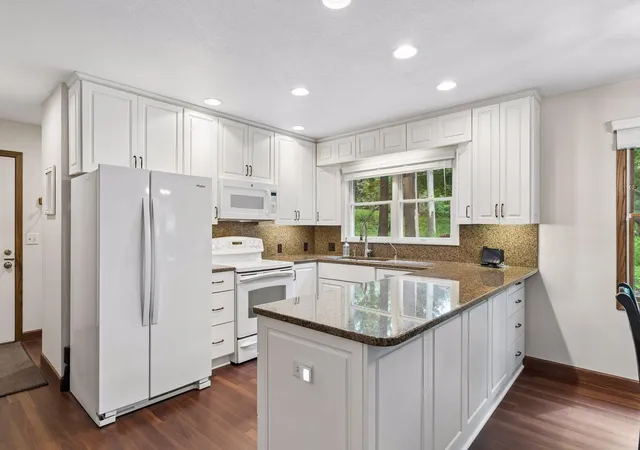 Photo 3 of Single family home for sale at 360 Quail Rd, Saint Paul, MN 55110 | MLS# 7110786 | Listing updated on 2026-08-28