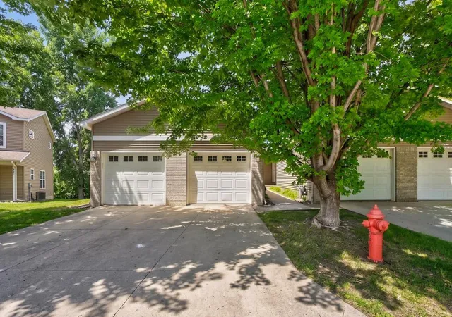 Photo 2 of Single family home for sale at 3132 River Fls Ct Nw, Rochester, MN 55901 | MLS# 7110793 | Listing updated on 2026-08-31
