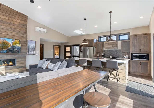 4th image of Quarterdeck Resort #405 9839 Adventure Wy Sw, Nisswa, MN 56468 | MLS# 7110849