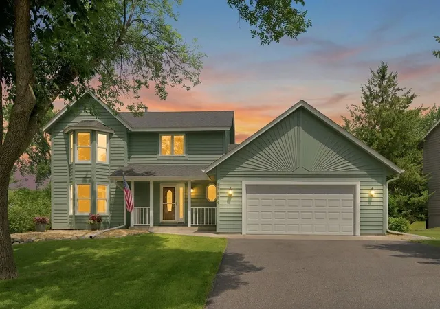 1st image of 17654 W 67th St, Eden Prairie, MN 55346 | MLS# 7110854