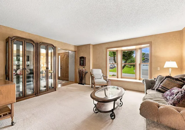 4th image of 17654 W 67Th St, Eden Prairie, MN 55346 | MLS# 7110854