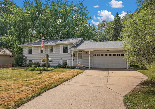 Photo 3 of Sale Pending at 10908 Dahlia St Nw, Minneapolis, MN 55433 | MLS# 7110857 | Listing updated on 2026-09-06